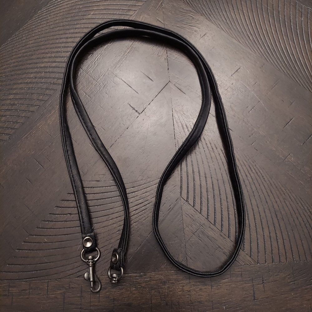 GARNET HILL Leather Fold Over Arm/Crossbody Bag - Picture 11 of 15